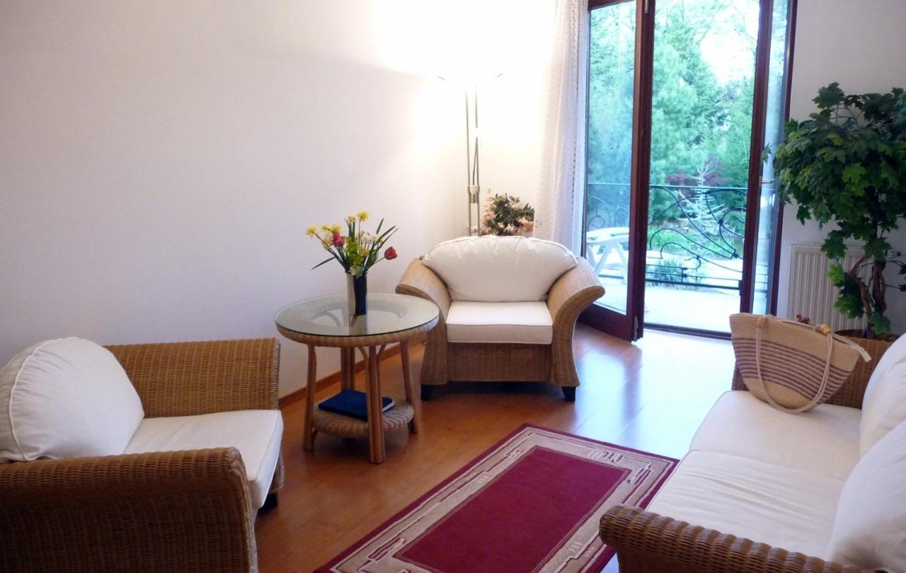 Balatonszárszó Balaton Art Guesthouse מראה חיצוני תמונה