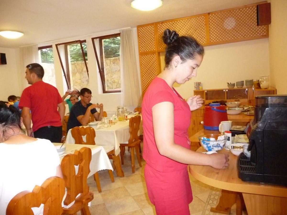 Balatonszárszó Balaton Art Guesthouse מראה חיצוני תמונה
