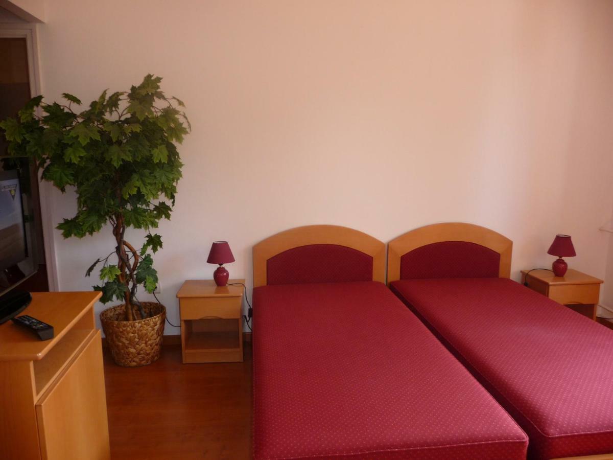Balatonszárszó Balaton Art Guesthouse מראה חיצוני תמונה